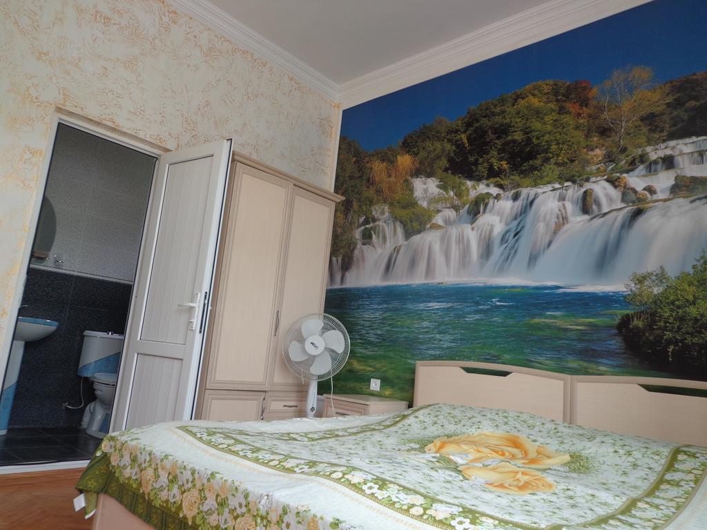 Guest House In Sarpi Ngoại thất bức ảnh